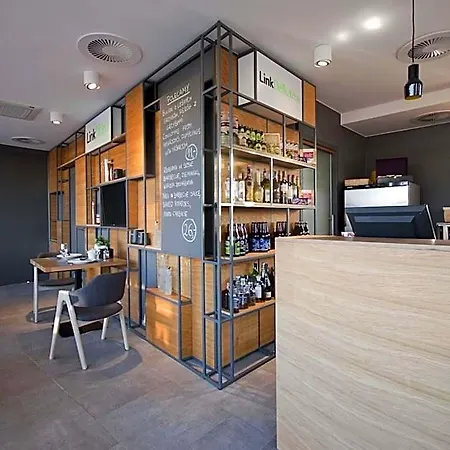 Link Hotel