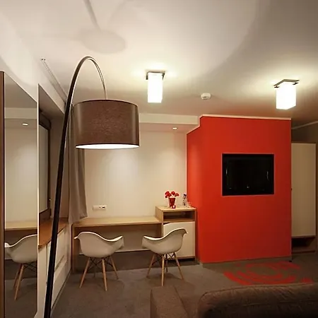 Link Hotel 3*